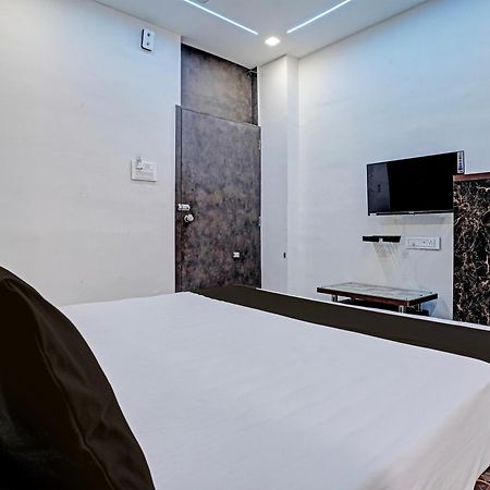 Hotel O White Palace Hotel Раджкот Экстерьер фото