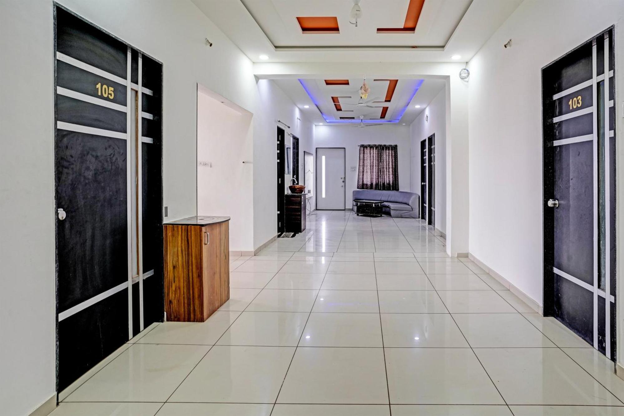 Hotel O White Palace Hotel Раджкот Экстерьер фото